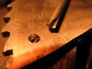 Как просверлить каленый металл
