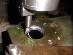 Как просверлить отверстие большого диаметра в металле