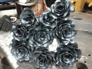 Как сделать розу из железа своими руками