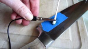 Как убрать гравировку с металла