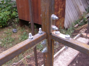 Как соединить профильную трубу без сварки