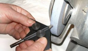 Заточить сверло по металлу приспособление