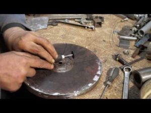 Как вырезать круг в металле