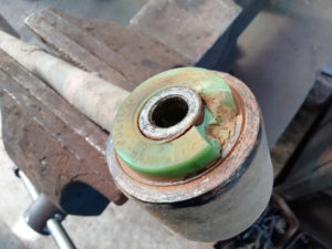 Сайлентблоки из полиуретана своими руками