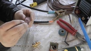 Как соединить сварочный кабель между собой