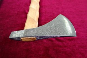 Из какой стали делают топоры