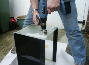 Как просверлить стекло обычным сверлом по металлу