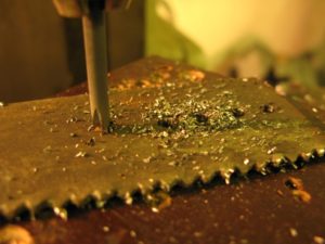 Как просверлить каленый металл