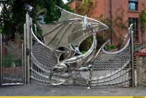 Необычные изделия из металла