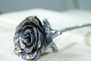 Как сделать цветок из металла своими руками