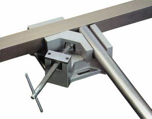 Приспособление для сварки под прямым углом