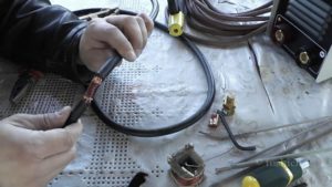 Как соединить сварочный кабель между собой