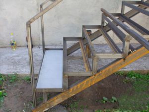 Как сварить лестницу из металлического уголка
