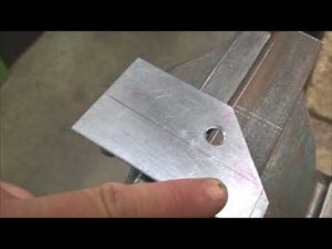 Как согнуть металлический уголок под 90 градусов