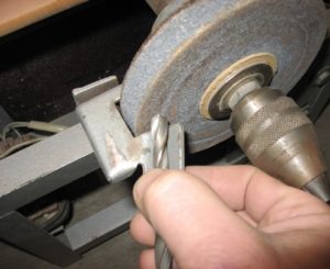 Заточить сверло по металлу приспособление