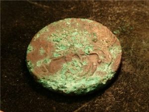 Чистка медных монет от зелени