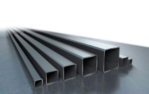 Металлический профиль квадратного сечения