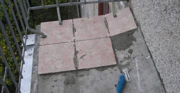 Как положить плитку на балконе своими руками