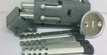 Реечные замки для металлических дверей