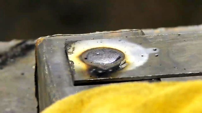 Электрозаклепка или сварка через отверстие - О металле