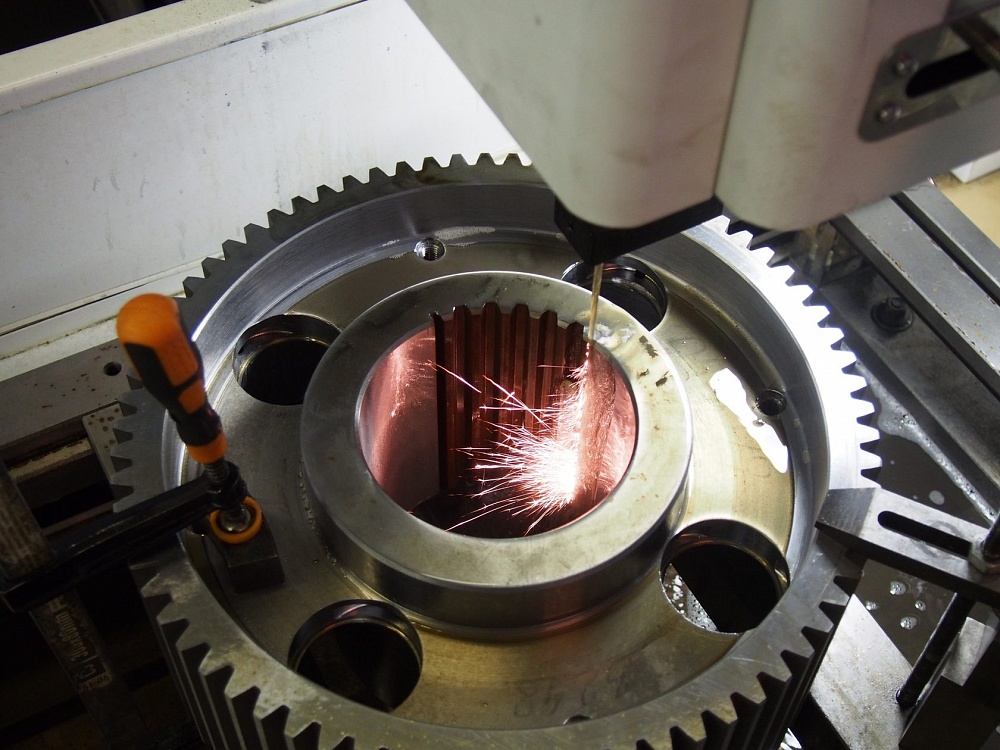 Электроэрозионная резка металла на проволочном станке - О металле