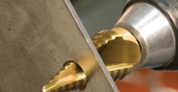 Как расширить отверстие в металле