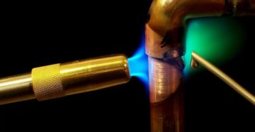 Пайка медных трубок газовой горелкой Пайка медных трубок газовой горелкой