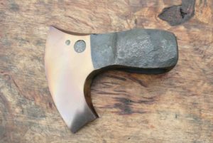 Из какой стали делают топоры