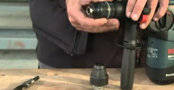 Как снять сверло с перфоратора