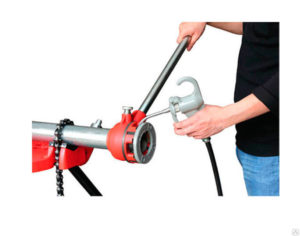 Нарезка резьбы на нержавеющей трубе вручную