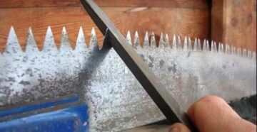 Как заточить пилу по дереву