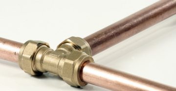 Как соединить медную трубу со стальной
