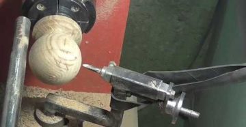 Приспособление для точения шаров на токарном станке