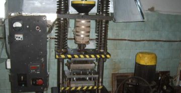 Шприц пресс для литья пластмассы своими руками