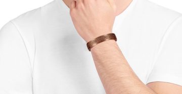 Как правильно носить медный браслет на руке Как правильно носить медный браслет на руке