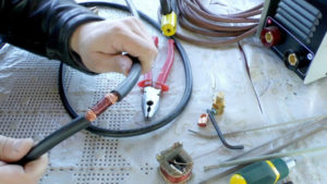 Как соединить сварочный кабель между собой