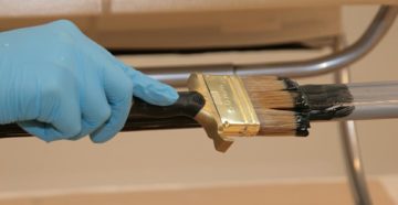 Какой краской красить металл