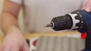 Как вставить сверло в шуруповерт