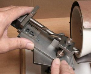 Заточить сверло по металлу приспособление