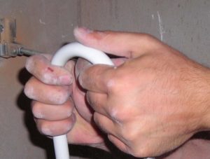 Гибка металлопластиковых труб своими руками