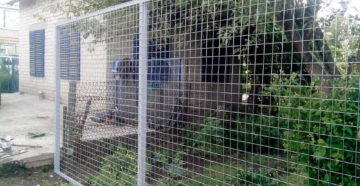 Забор из сварной сетки своими руками