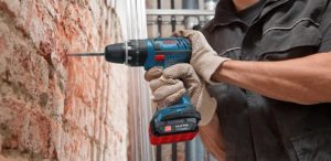 Как сверлить бетонную стену дрелью