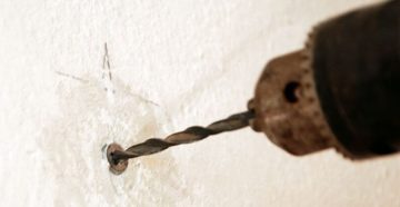 Как вытащить сверло из стены