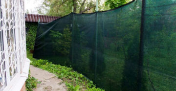 Забор из строительной сетки своими руками Забор из строительной сетки своими руками