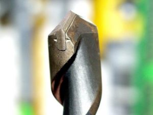 Как заточить победитовое сверло