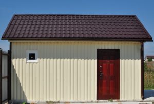 Хозблок из металлопрофиля своими руками