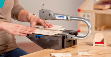 Лобзик для фигурного выпиливания по дереву