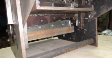 Как сделать гильотину своими руками