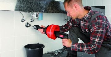 Прочистка канализации устранение засоров своими руками Прочистка канализации устранение засоров своими руками