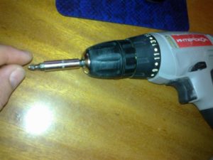 Как вытащить сверло из шуруповерта